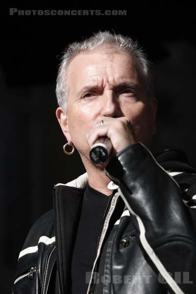 BERNARD LAVILLIERS - 2006-04-02 - PARIS - Place de la Republique - 
